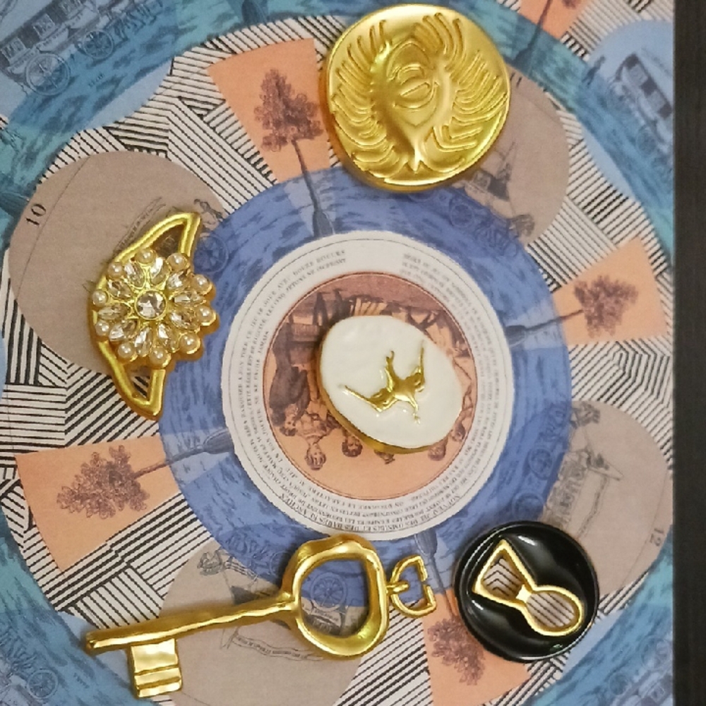 Schiparelli  Gold and Black Button/Brooch Set Enamel Paint Matte Gold Tone Metal
